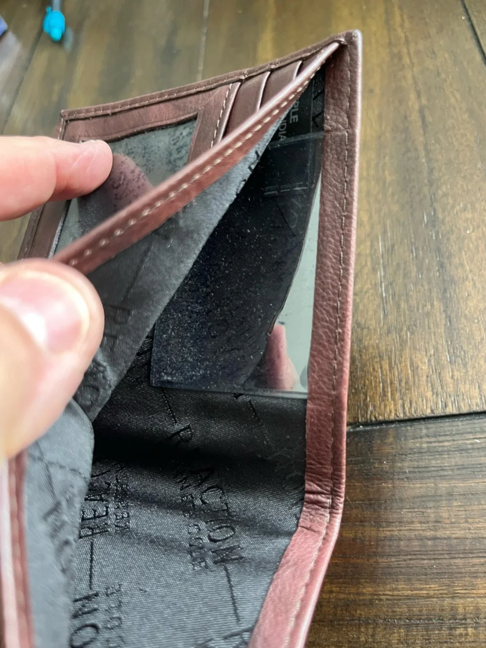 Kenneth Cole Reaction Men's Brown Leather Bifold Wallet: See Description